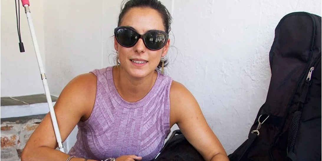 Ανάρτηση "γροθιά" μιας τυφλής Αμερικανίδας μετά τις διακοπές στη Σίφνο: "Αστεία, άβολη και επικίνδυνη εμπειρία"