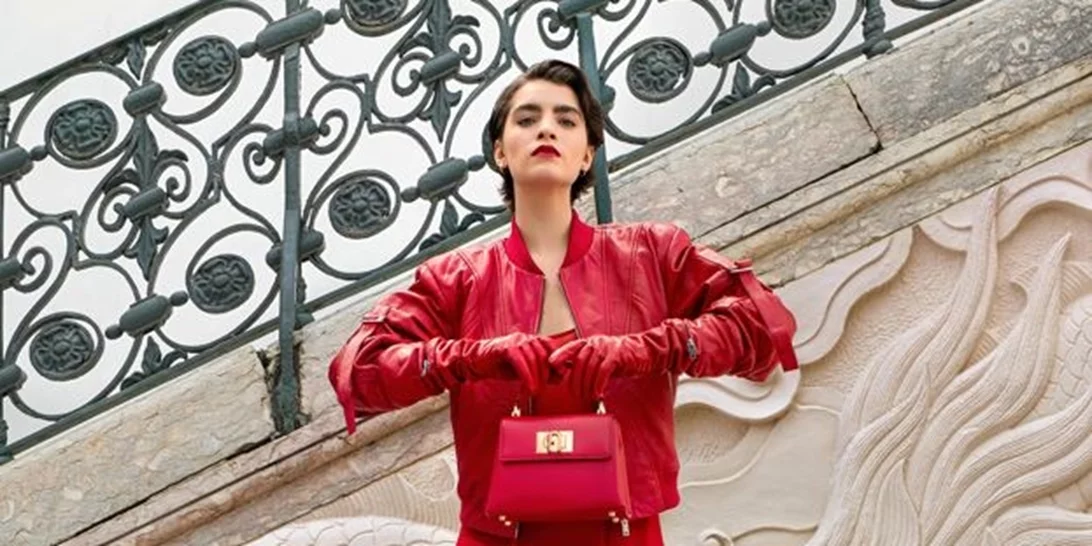 Trend Talk powered by Answear | Πώς να ενσωματώσεις το κόκκινο, το απόλυτο χρώμα της σεζόν, στην γκαρνταρόμπα σου