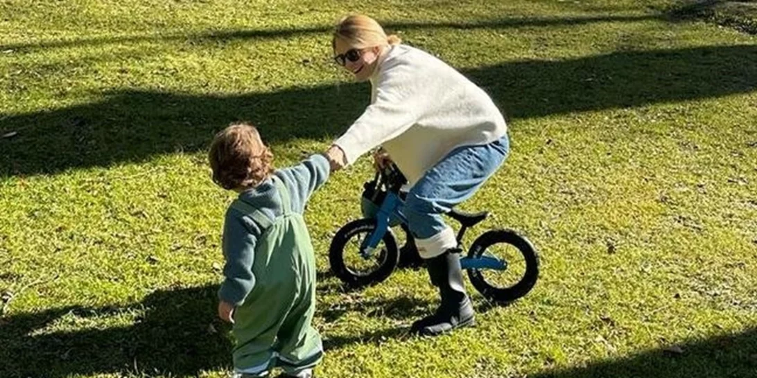 Τζένη Μπαλατσινού | Στο παραδοσιακό νησιώτικο σπίτι της στην Πάτμο & η αλλαγή στο Instagram