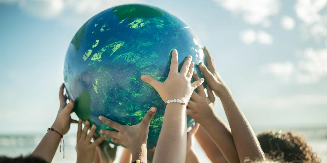 "Ώρα της Γης" | Χιλιάδες φωνές ενώθηκαν και αφιέρωσαν μια ώρα για την προστασία των δασών