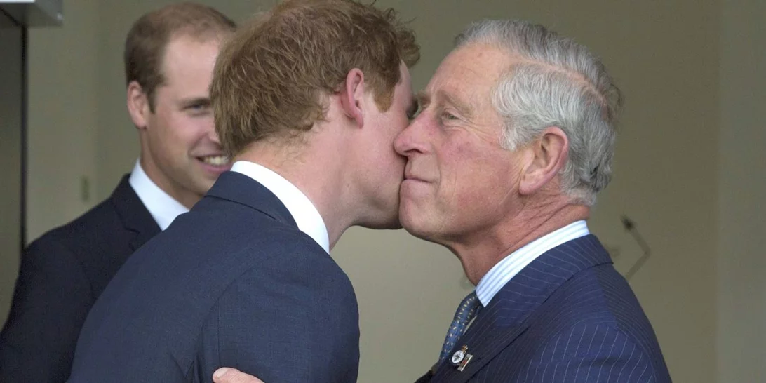 Tα 45 λεπτά της συνάντησης του βασιλιά Καρόλου με τον γιο του Harry