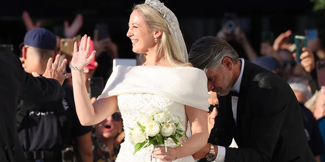 Princess vibes | Το κομψό νυφικό χτένισμα της Θεοδώρας ήταν κάτι παραπάνω από αριστοκρατικό