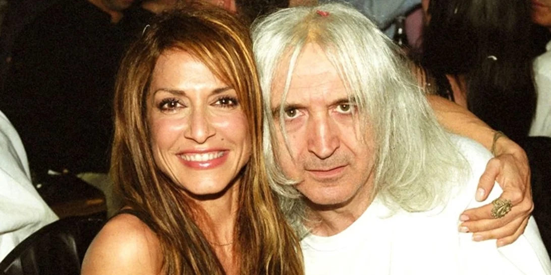 41 χρόνια πριν | Άννα Βίσση - Νίκος Καρβέλας στο γάμο τους - το συντηρητικό νυφικό, τα πασουμάκια της νύφης και τα διαφορετικά μαλλιά του γαμπρού