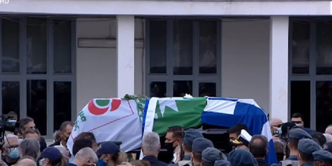 Αυτή την ώρα η ταφή της Φώφης Γεννηματά στο Πρώτο Νεκροταφείο