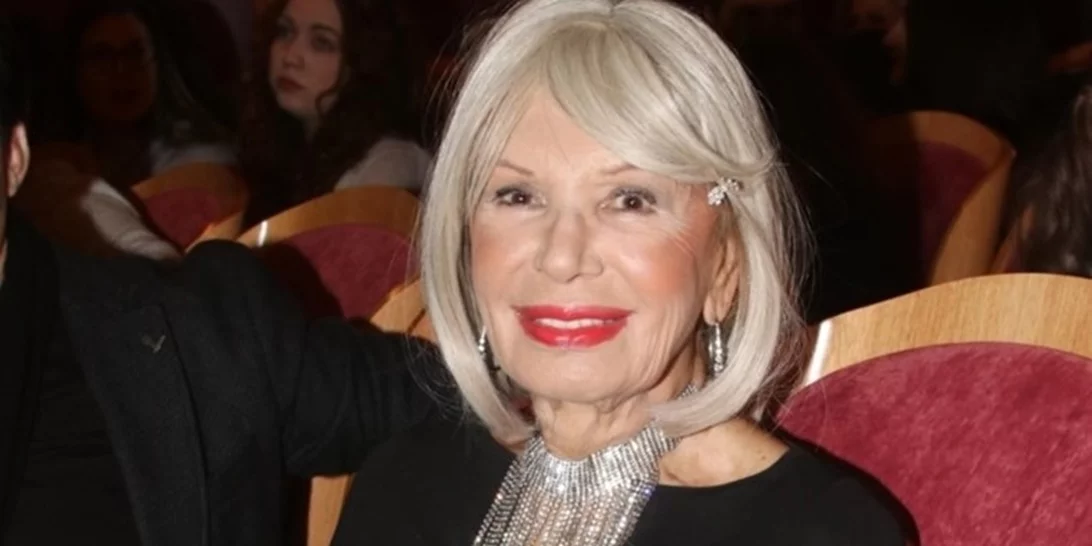 59 χρόνια πριν | H Ρίκα Διαλυνά λίγο πριν γίνει άγαλμα από χρυσό και διαμάντια στο Λονδίνο