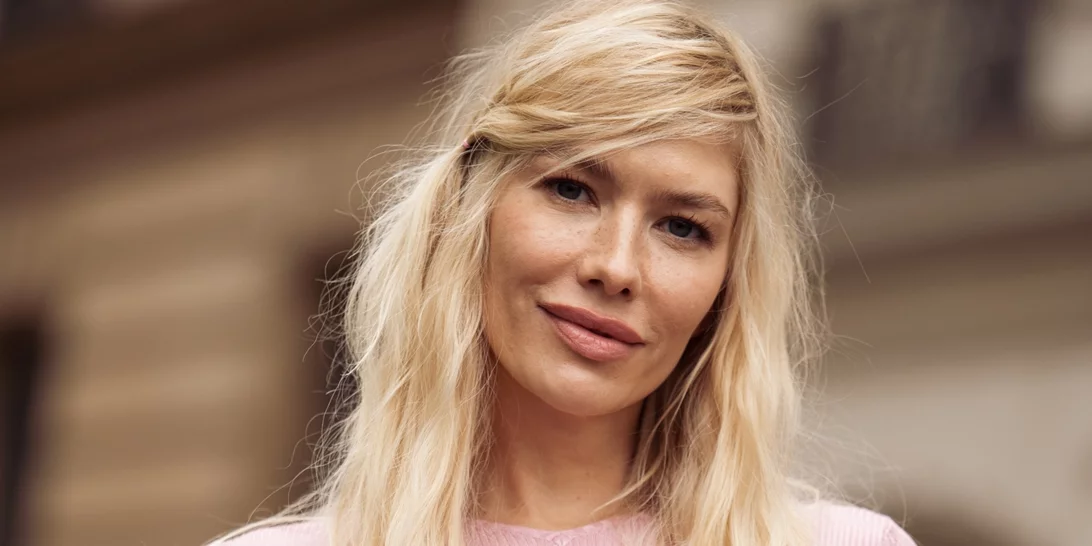 Αυτή η πούδρα κοστίζει κάτω από 7 ευρώ και λειτουργεί σαν φίλτρο για τις ρυτίδες