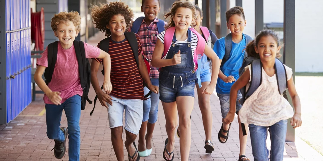 Χτύπησε το τελευταίο κουδούνι για φέτος στα σχολεία