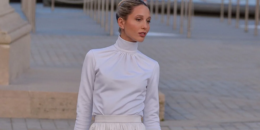 Η Μαρία Ολυμπία Γλύξμπουργκ με λευκό σύνολο στην Εβδομάδα Μόδας του Παρισιού