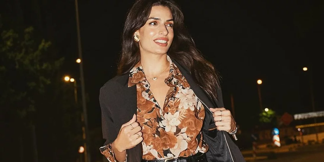 Τόνια Σωτηροπούλου | Τα ιδιαίτερα παπούτσια με τα οποία αναβάθμισε ένα total black look