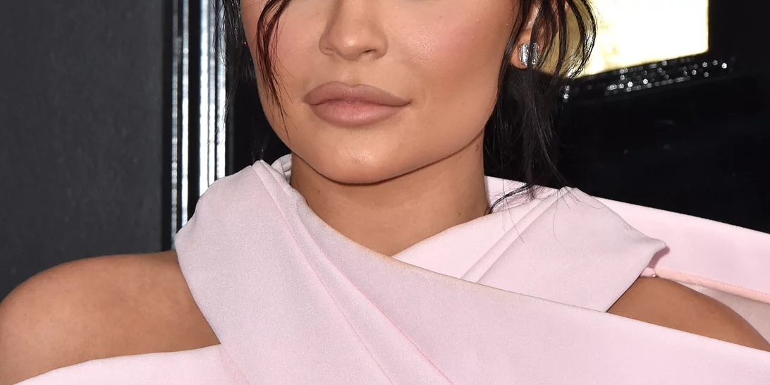 H Kylie Jenner έκανε το πιο ιδιαίτερο eye makeup look