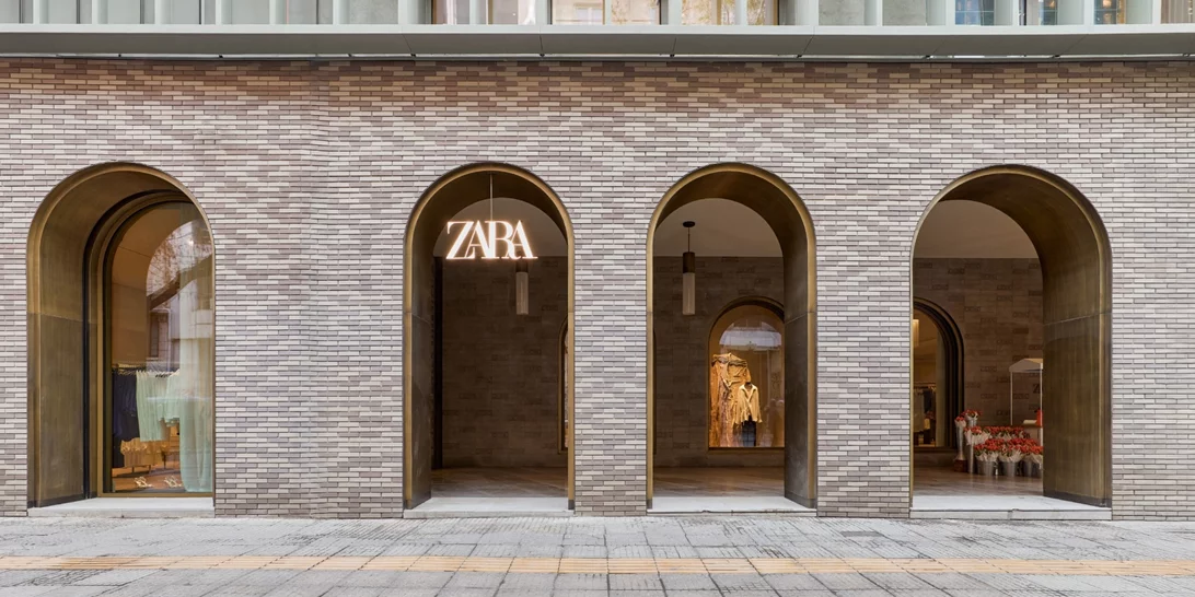 Η Ζara αποκαλύπτει το νέο της κατάστημα στο εμβληματικό κτήριο του Μινιόν στην Αθήνα