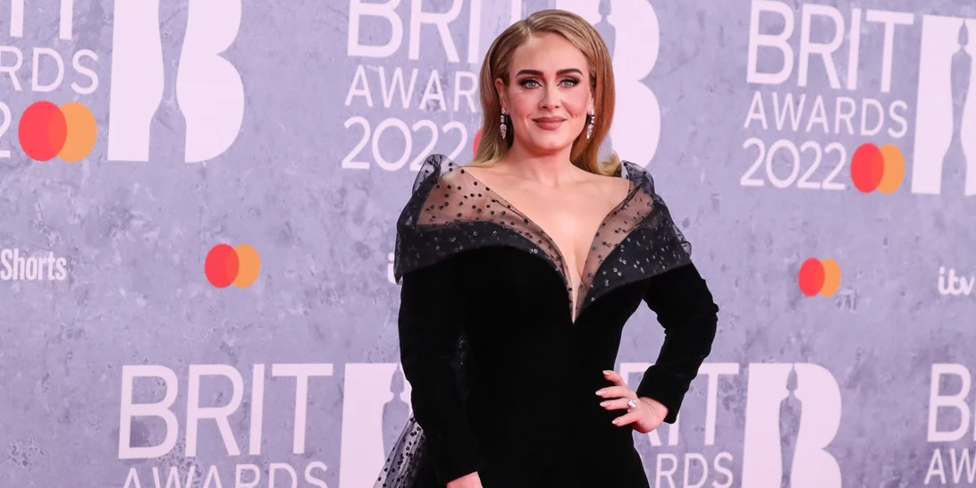 Η Adele αφιέρωσε με λυγμούς το Brit Award στον πρώην σύζυγό της και τον γιο τους