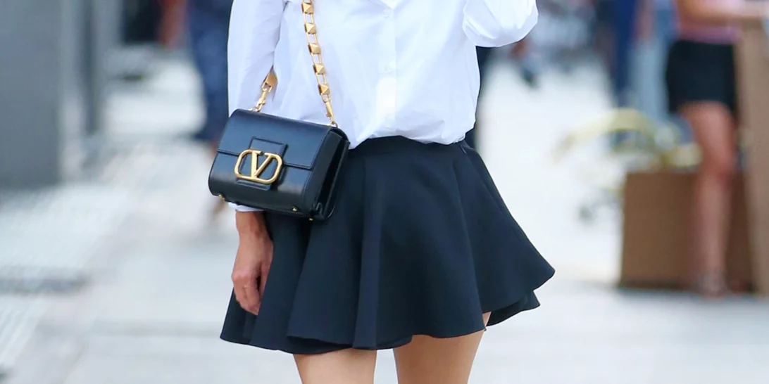 Αυτά είναι τα ιδανικά παπούτσια για να φορέσεις τις μίνι φούστες σαν τις ενημερωμένες fashionistas