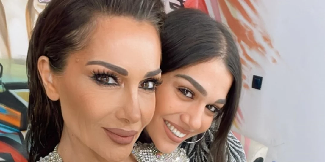 Δέσποινα Βανδή & Μελίνα Νικολαΐδη σε νέες περιπέτειες | Το βίντεο μέσα από το αυτοκίνητο