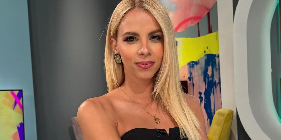 Η Τζένη Μελιτά φόρεσε το πιο ιδιαίτερο λευκό τζιν παντελόνι από ελληνικό brand