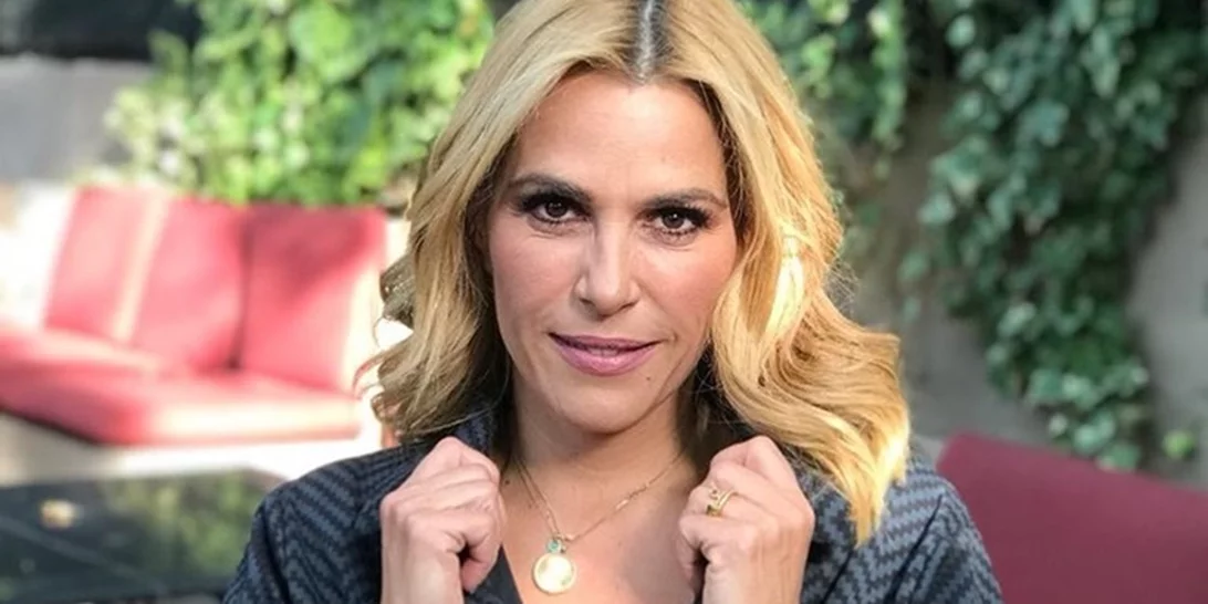 Η Τζένη Μπότση με την κόρη της στο καρναβάλι της Πάτρας | Οι χρωματιστές στολές τους