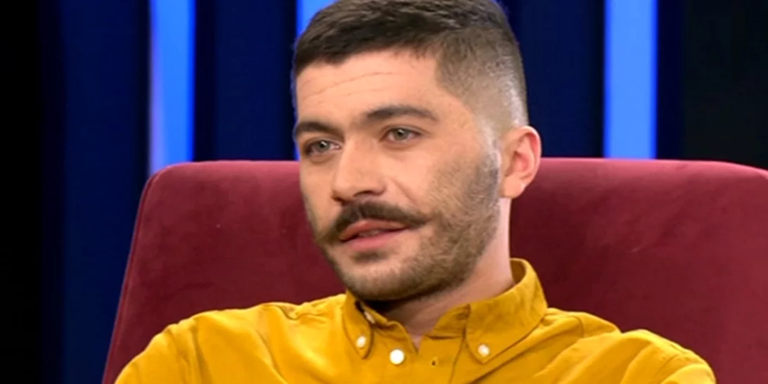 Άρης Τσάπης | Ο "Θανάσης" από το "Ευτυχισμένοι Μαζί" δουλεύει σε ταβέρνα και δέχθηκε αρνητικά σχόλια