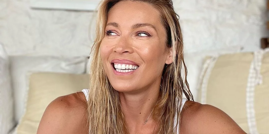 So hot | Η Μαριέττα Χρουσαλά ποζάρει πιο σέξι από ποτέ με το μαγιό της και σανδάλια από το brand της