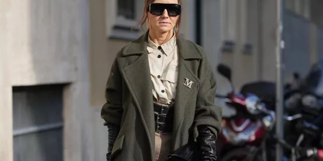 Τα 5 ωραιότερα outfits με παλτό για γυναίκες άνω των 50