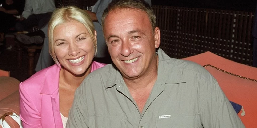 Ανδρέας Μικρούτσικος- Δήμητρα Ρουμπέση | Ο εντυπωσιακός γάμος 19 χρόνια πριν, με κουμπάρο τον Δημήτρη Κοντομηνά