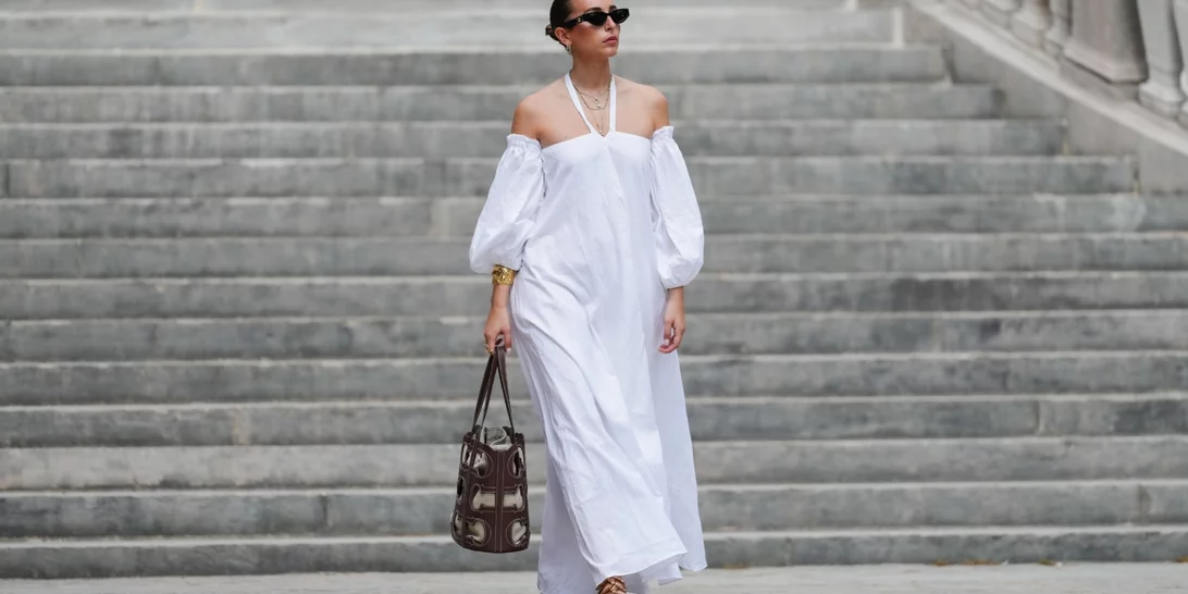 Αυτό το λινό φόρεμα από τη Massimo Dutti είναι στο χρώμα που αξίζει μια θέση στο καλοκαιρινό σου στιλ