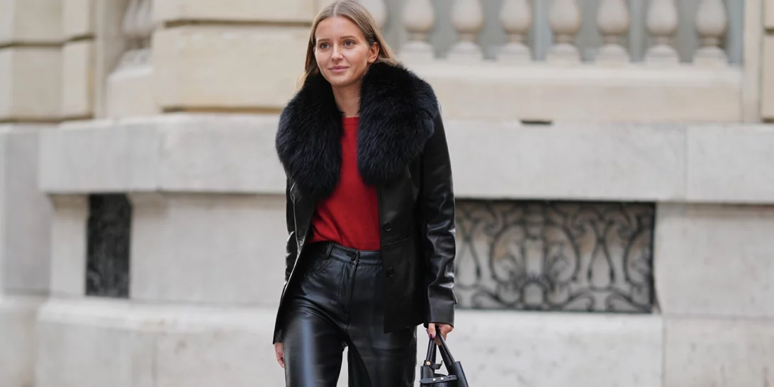 Το δερμάτινο παντελόνι από τη Stradivarius που θα αναβαθμίσει τα χειμερινά looks σου στη στιγμή