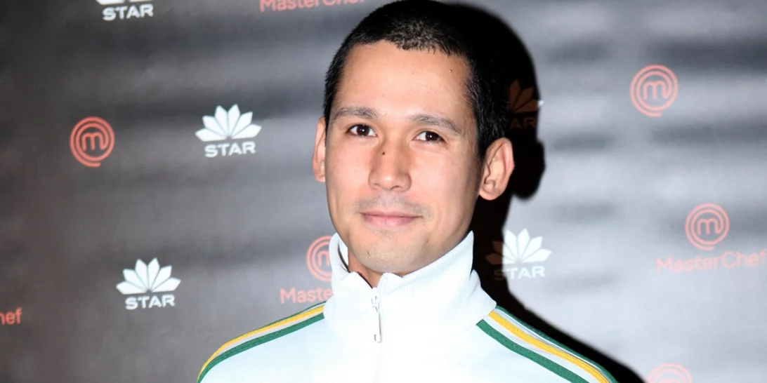 O Σωτήρης Κοντιζάς αλά Sharon Stone | Το σταυροπόδι που θύμισε το "Βασικό Ένστικτο"