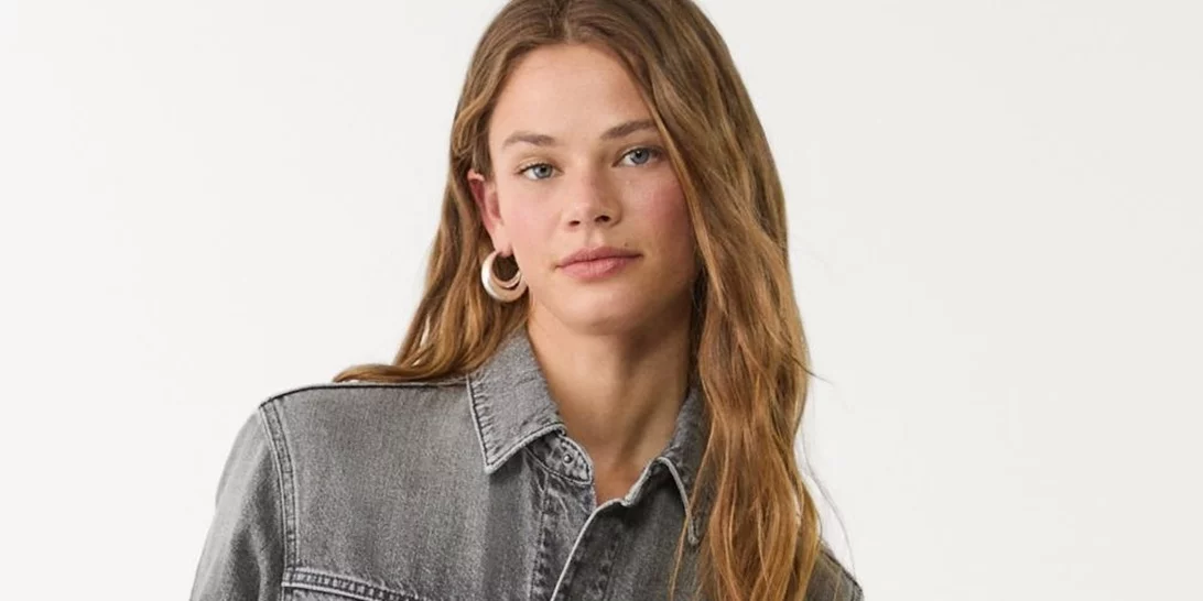 Αυτή η ολόσωμη φόρμα από τη Stradivarius είναι το πιο ευκολοφόρετο item για τις εμφανίσεις τoυ φθινοπώρου