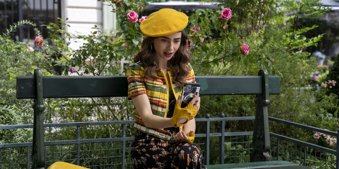 Emily in Paris 4 | Ο Lucas Bravo κάνει ορισμένα "spoilers" για τη νέα σεζόν