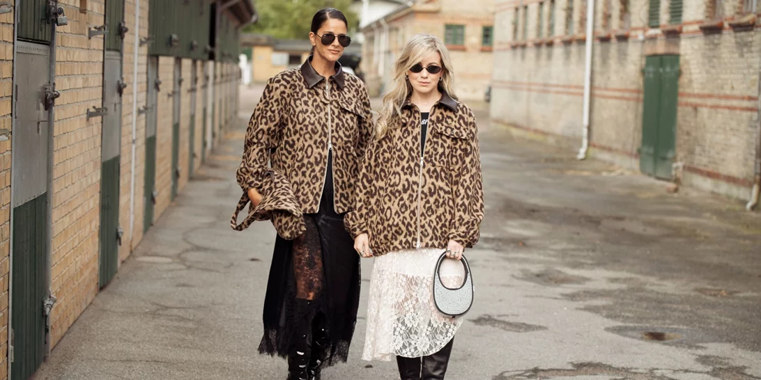 Αυτό είναι το πανωφόρι που διστάζεις να φορέσεις, αλλά λατρεύουν οι fashionistas