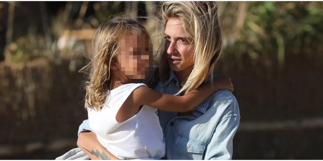 Η Σοφία Καρβέλα έπαθε Sarah Jessica Parker | O αναπάντεχος τρόπος που συνδυάζει τη φόρμα της