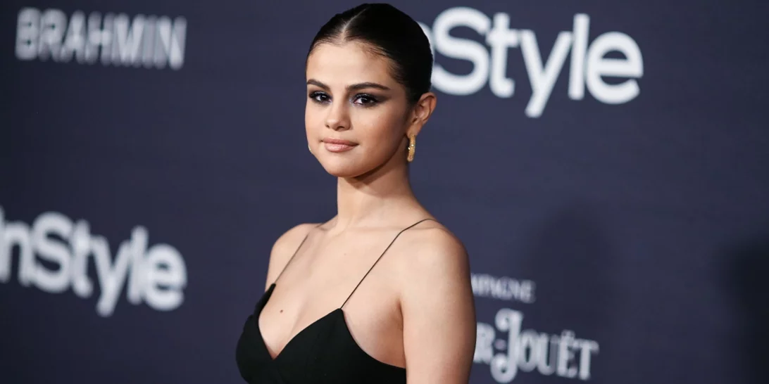 Απλό, κομψό και σέξι | Η Selena Gomez με το ιδανικό σύνολο για το ραντεβού σου