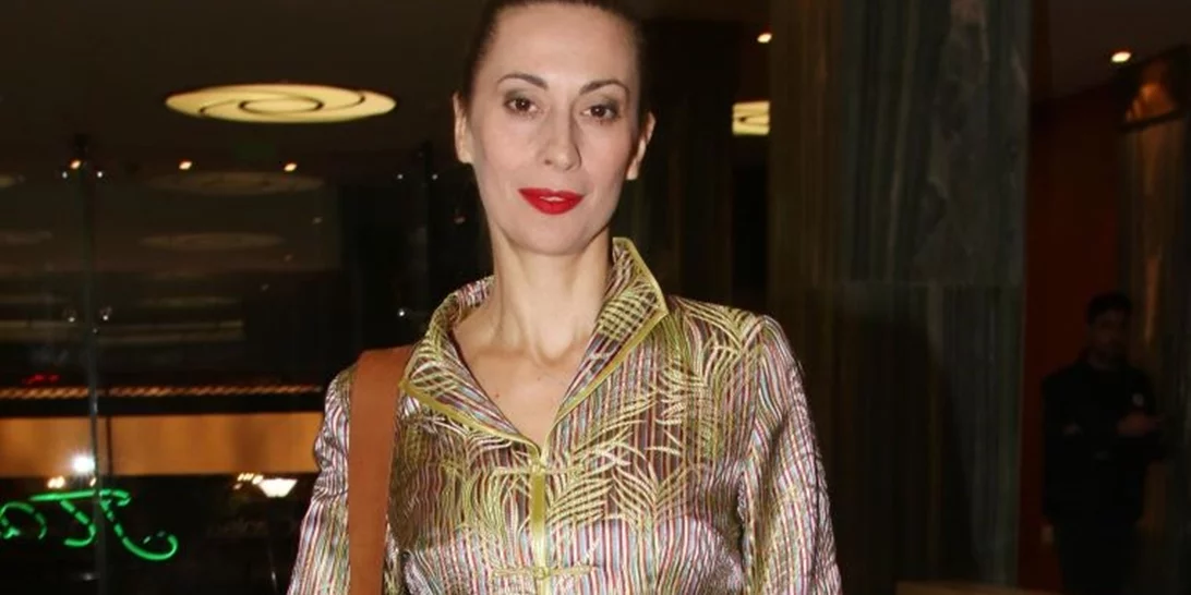 Βίκυ Βολιώτη | Φωτογραφίζει την κόρη της Άννα στο cozy σπίτι τους