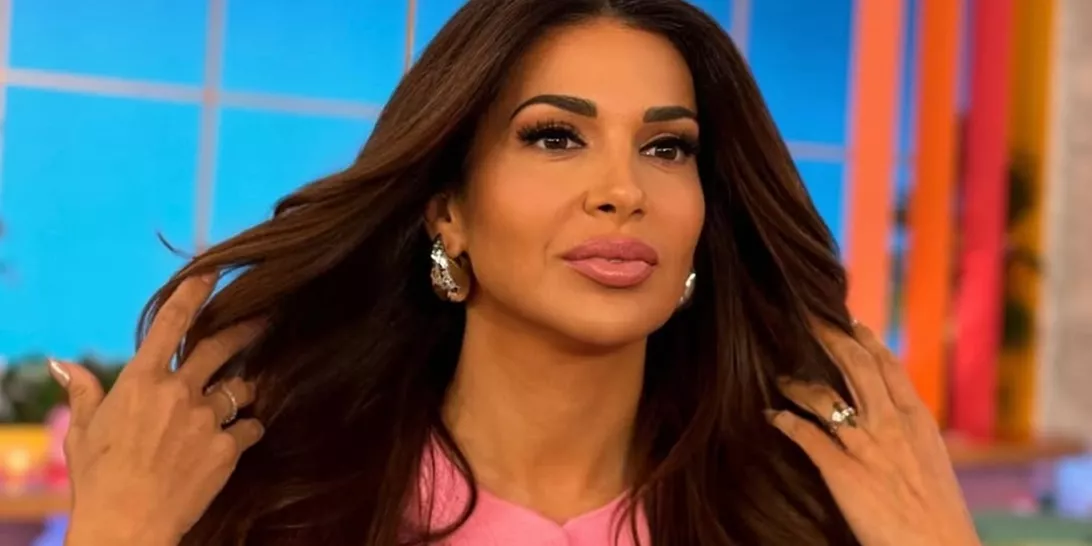 Ελένη Χατζίδου | 10 φορές που φορούσε περούκα και κανείς μας δεν το κατάλαβε