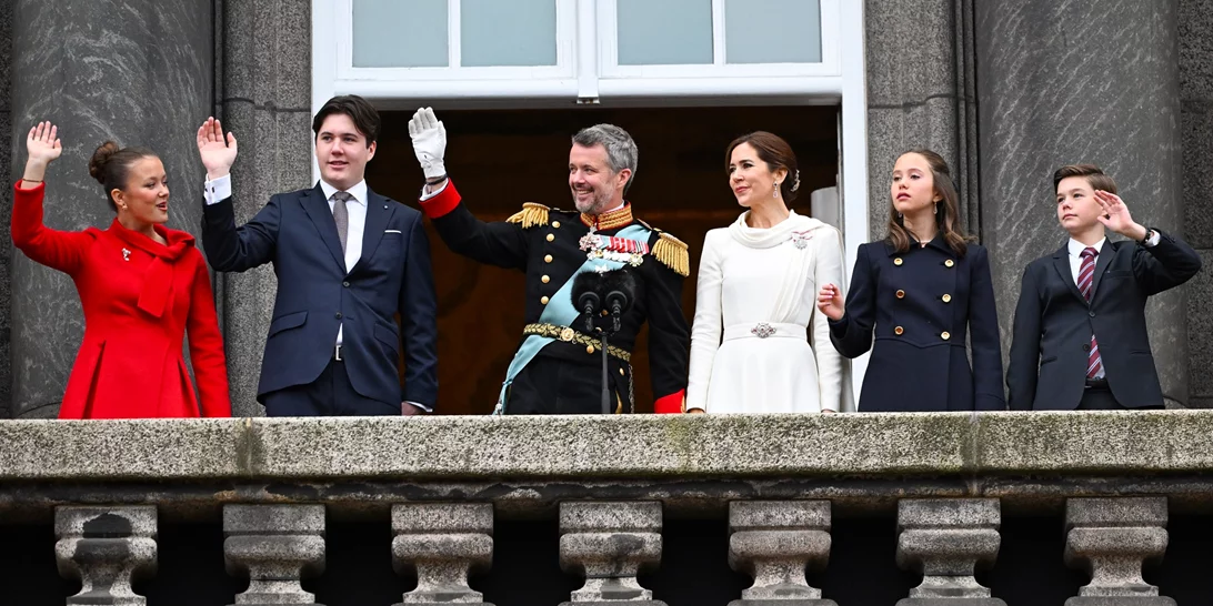 Η στιγμή που ο πρίγκιπας Frederik ανακηρύσσεται βασιλιάς της Δανίας
