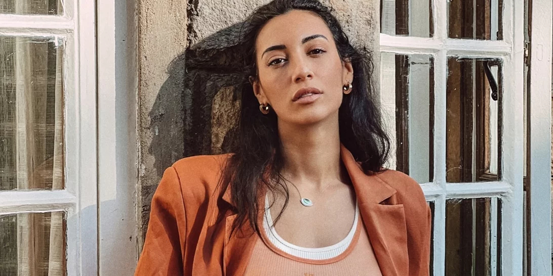 Η Ευγενία Σαμαρά φόρεσε το πιο διάσημο παντελόνι του φθινοπώρου από τη Zara