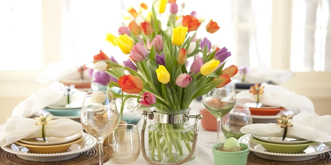 Αυτά τα βάζα από την IKEA θα δώσουν το χρώμα που ψάχνεις στο ανοιξιάτικο σου τραπέζι