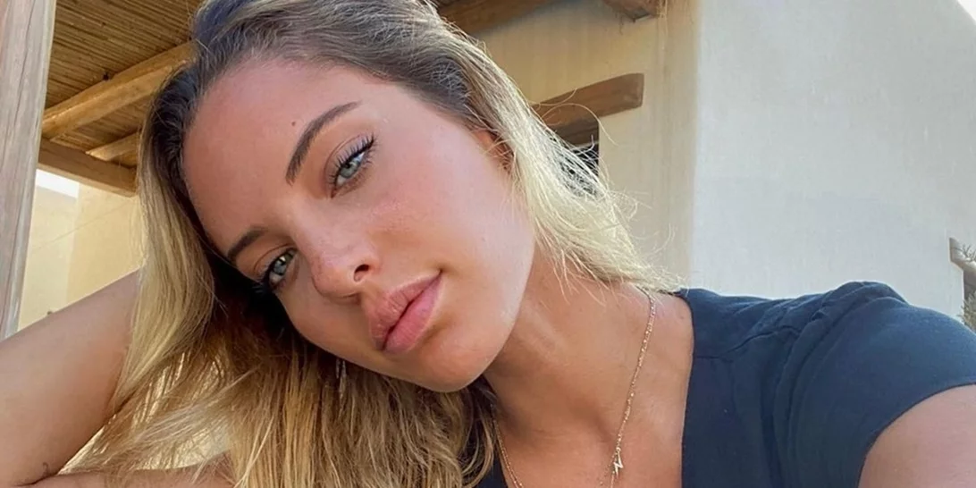 Η Νεφέλη Λιβιεράτου στην παραλία | Οι φωτογραφίες σαν καρτ ποστάλ