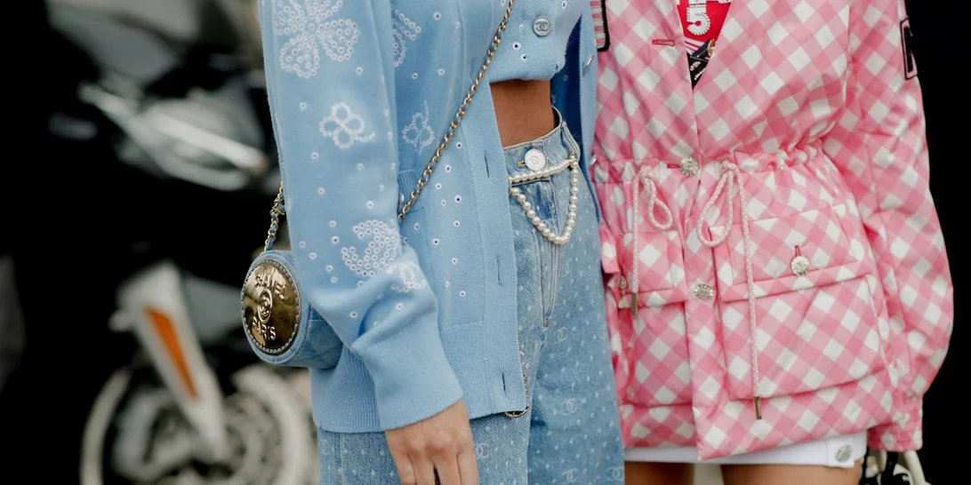 Τα αξεσουάρ που πρωταγωνιστούν στο street style της άνοιξης
