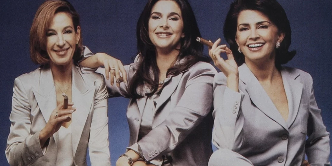 28 χρόνια πριν | Μιμή Ντενίση, Όλγα Τρέμη και Κατερίνα Κούκα "γιορτάζουν" τα διαζύγιά τους