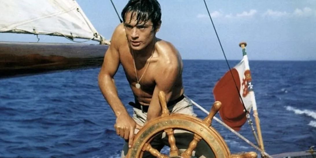 Γυμνοί στον Ήλιο | Η ταινία της ημέρας με πρωταγωνιστή τον Αlain Delon στην πρώτη του κινηματογραφική εμφάνιση