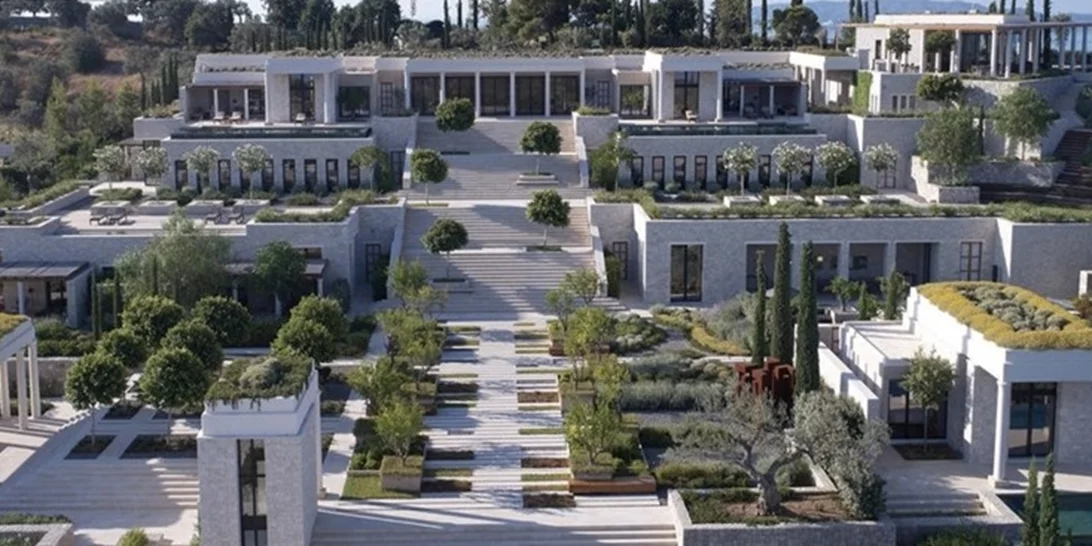 Amanzoe | Aυτό είναι το "ιδιωτικό νησί" όπου γυρίστηκε το Glass Onion
