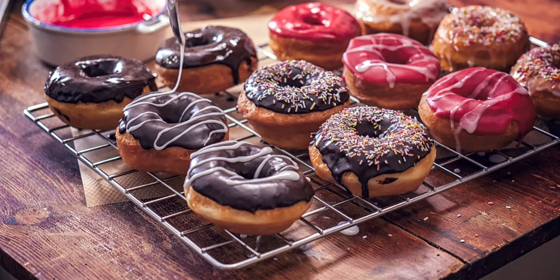 Ντόνατ στο φούρνο με σοκολάτα | Η υγιεινή εκδοχή του αγαπημένου γλυκού