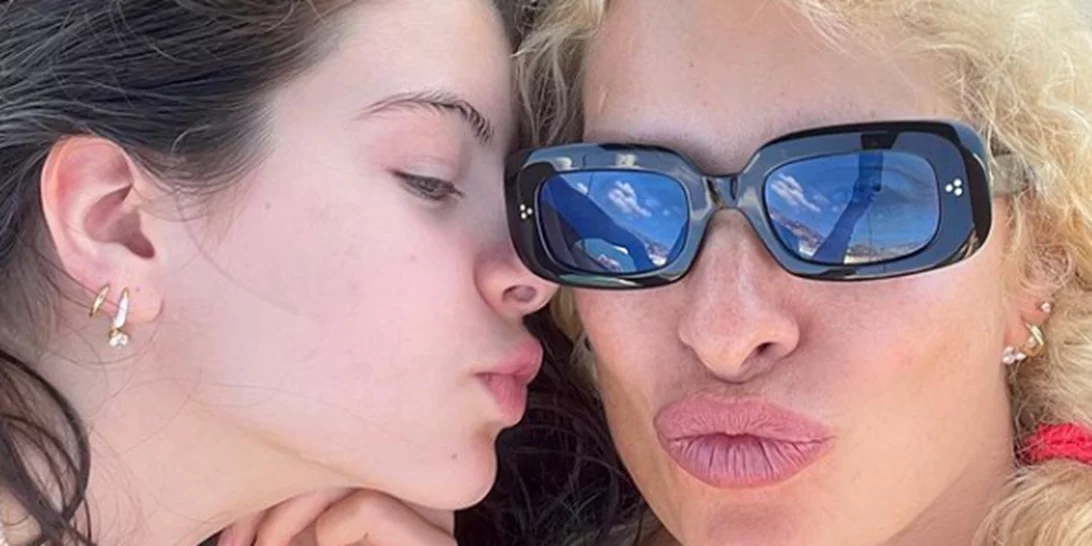 Άγγελος Λάτσιος | Δες πώς σχολίασε τη φωτογραφία της Ελένης Μενεγάκη με την αδερφή του, Βαλέρια