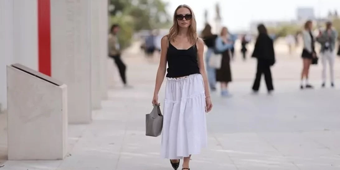 Οι chic τρόποι για να φορέσεις μια λευκή φούστα το καλοκαίρι