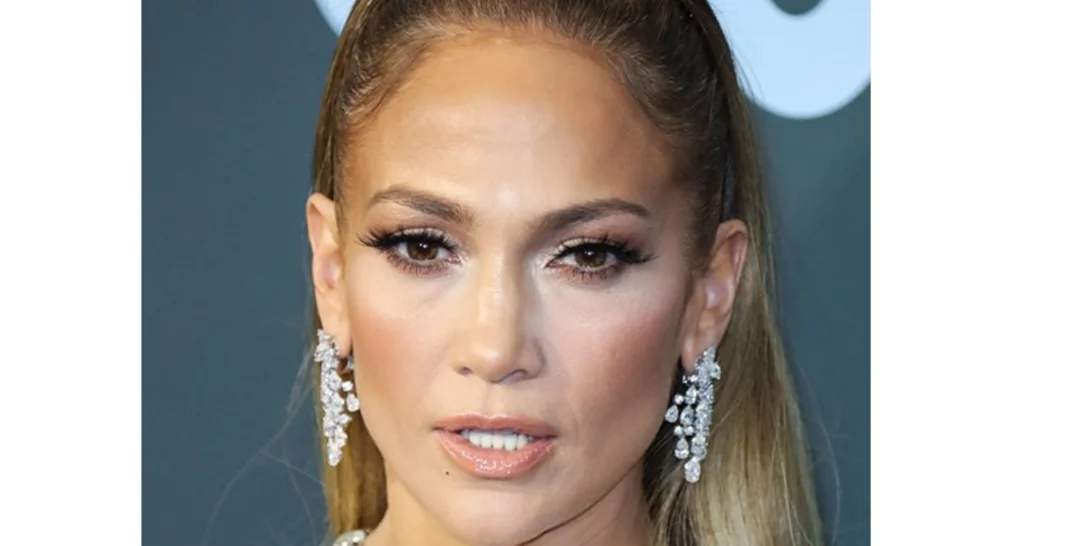 Αυτό θα είναι το χτένισμα του καλοκαιριού σύμφωνα με τον κομμωτή της JLo