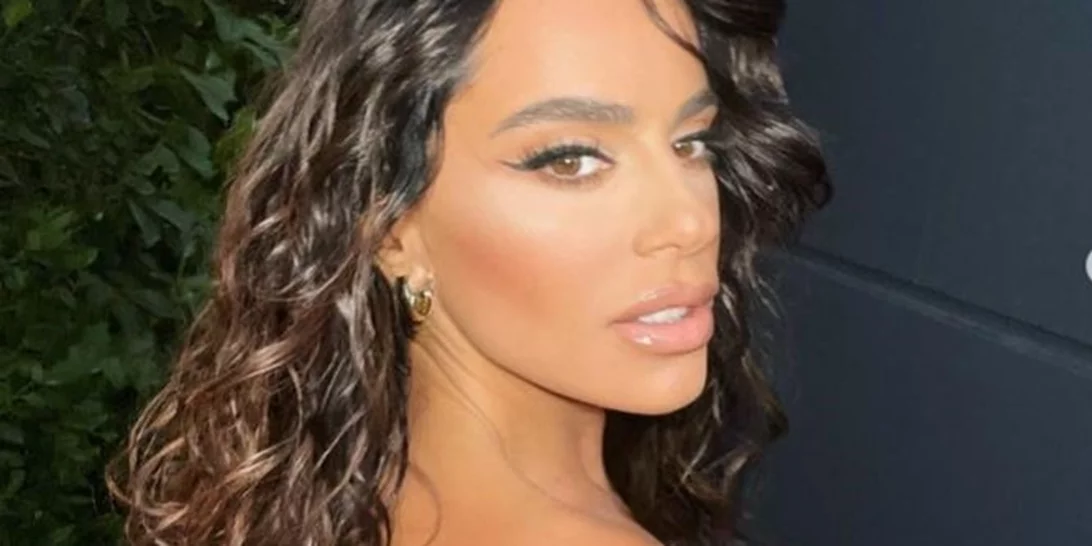 Μαρία Αντωνά | Με σούπερ μίνι φόρεμα και high heels στην Αργυρούπολη