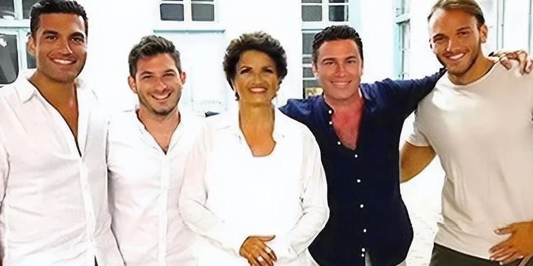 Κάρολος Βιδάλης | Ο Μάριος Φραγκούλης αποχαιρετά τον γιο της Μαίρης Βιδάλη