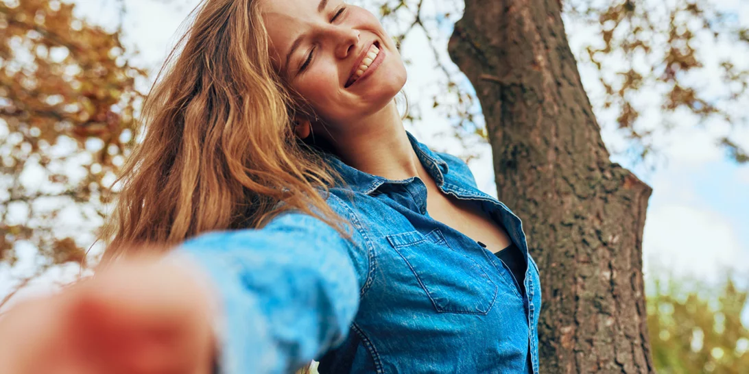 10 years MissBloom x Papoutsanis | Η σημασία της αισιοδοξίας για το ευζήν μας