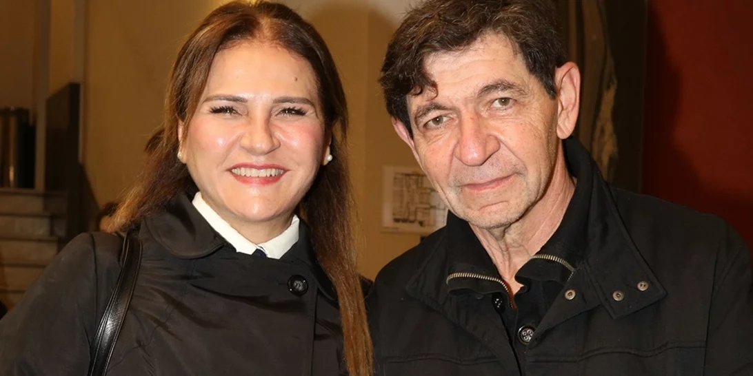 Γιάγκος Σκιαδαρέσης | Ο γιος της Μπέσσυς Μάλφα και του Γεράσιμου Σκιαδαρέση σε σπάνια δημόσια εμφάνιση